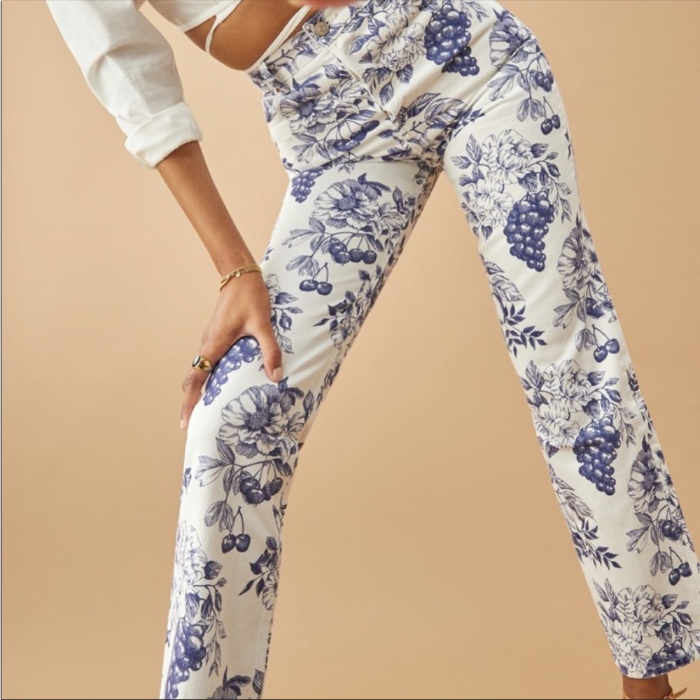 REFORMATION High Rise
Straight Jeans